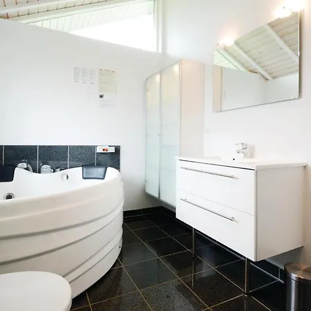 別荘 3 Bedroom Awesome In Haderslev Flovt